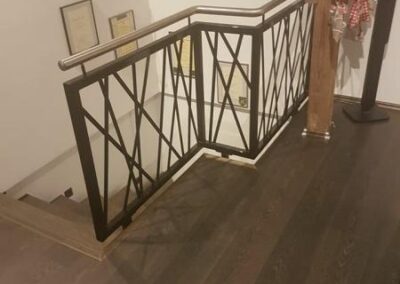 Treppengeländer am abstrakter Füllung